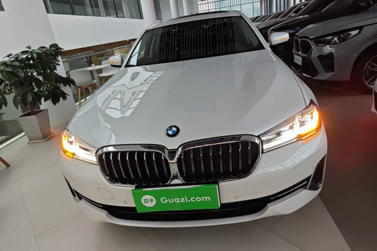 Used BMW 5 Series 2022 Restyled 525Li Luxury Package Front