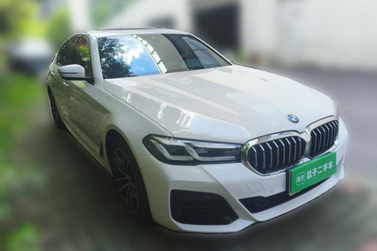 Used BMW 5 Series 2022 525i M Sport Package Front Right 45 Deg