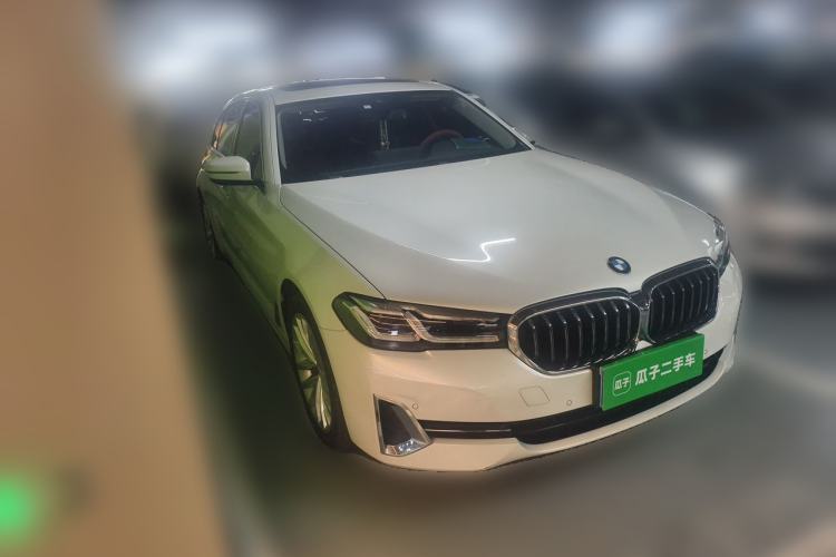 Used BMW 5 Series 2022 525Li Luxury Package Front Right 45 Deg