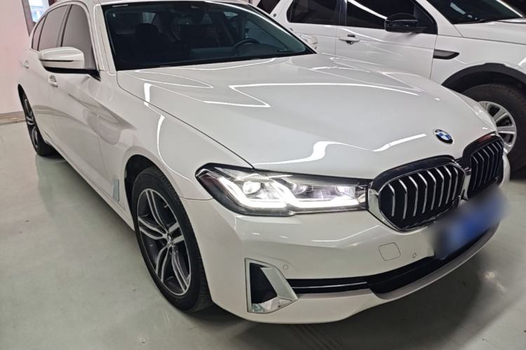 Used BMW 5 Series 2022 Second Facelift 530Li Leading Edition M Sport Package Front Right 45 Deg