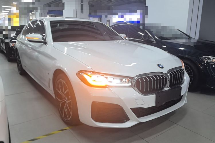 Used BMW 5 Series 2022 Revised Version 3 530Li Luxury Edition M Sport Package Front Right 45 Deg