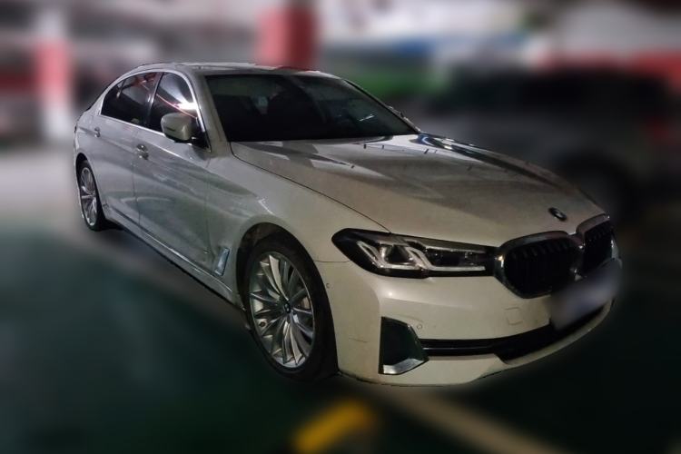 Used BMW 5 Series 2022 Updated 530Li Luxury Edition Premium Package Front Right 45 Deg