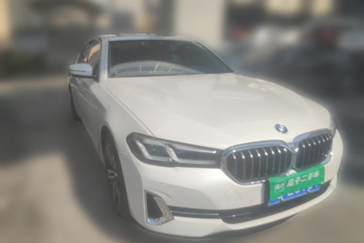 Used BMW 5 Series 2022 530Li Leading Luxury Package Front Right 45 Deg