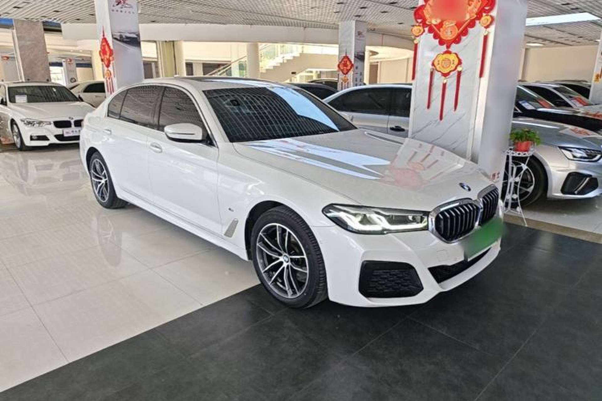 Used BMW 5 Series 2022 Restyled 525Li M Sport Package Front Right 45 Deg