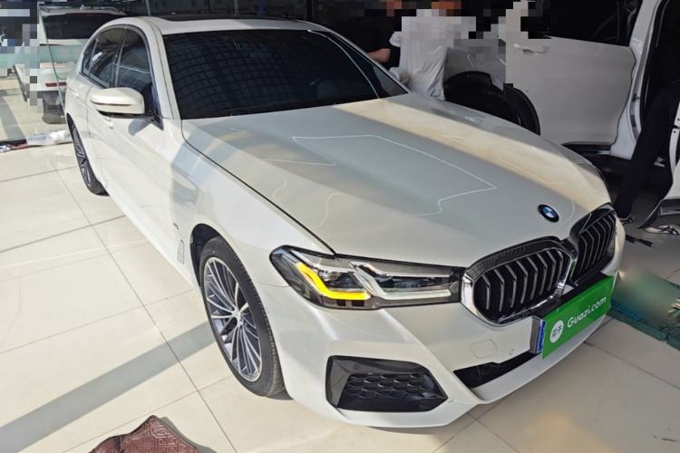 Used BMW 5 Series 2022 Second Facelift 530Li Leading Edition M Sport Package Front Right 45 Deg