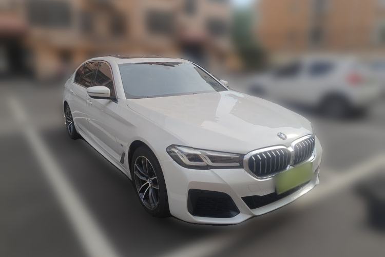 Used BMW 5 Series 2022 525Li M Sport Package Front Right 45 Deg