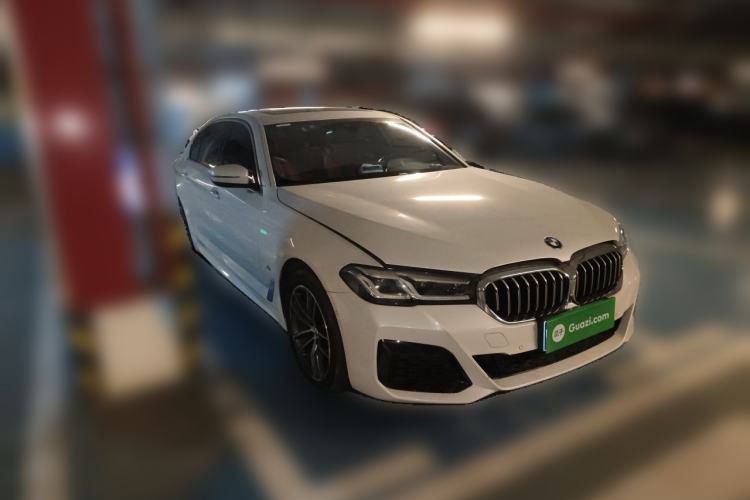 Used BMW 5 Series 2022 525Li M Sport Package Front Right 45 Deg