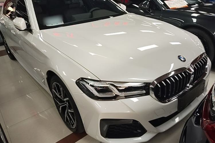 Used BMW 5 Series 2022 Second Facelift 530Li Luxury Version M Sport Package Front Right 45 Deg
