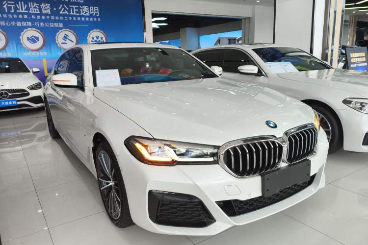 Used BMW 5 Series 2022 Restyled 530Li Leading Edition M Sport Package Front Right 45 Deg