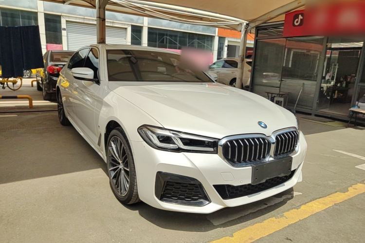 Used BMW 5 Series 2022 Second Facelift 530Li Leading Edition M Sport Package Front Right 45 Deg