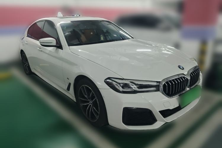 Used BMW 5 Series 2022 Restyled 525i M Sport Package Front Right 45 Deg