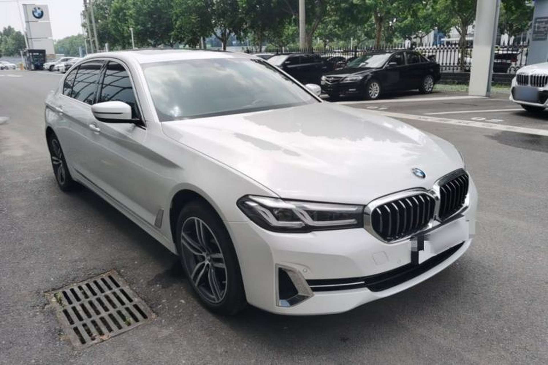 Used BMW 5 Series 2022 Updated 530Li Leading Edition Luxury Package Front Right 45 Deg