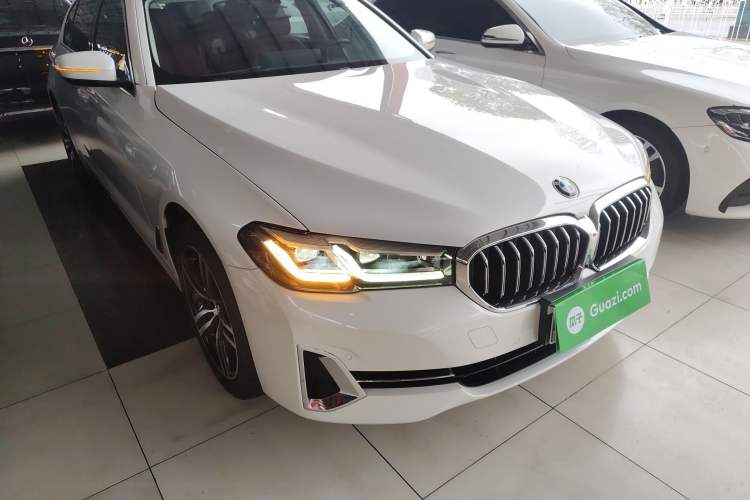 Used BMW 5 Series 2022 Second Facelift 530Li Leading Edition Luxury Package Front Right 45 Deg