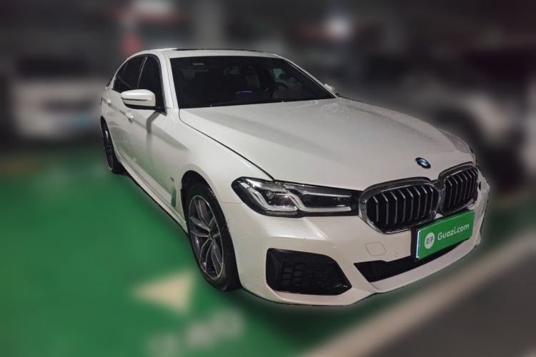 Used BMW 5 Series 2022 525Li M Sport Package Front Right 45 Deg