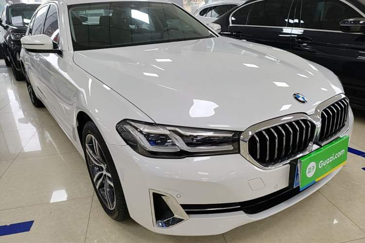 Used BMW 5 Series 2022 Updated 530Li Leading Edition Luxury Package Front Right 45 Deg
