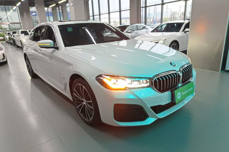 Used BMW 5 Series 2022 Second Facelift 530Li Leading Edition M Sport Package Front Right 45 Deg