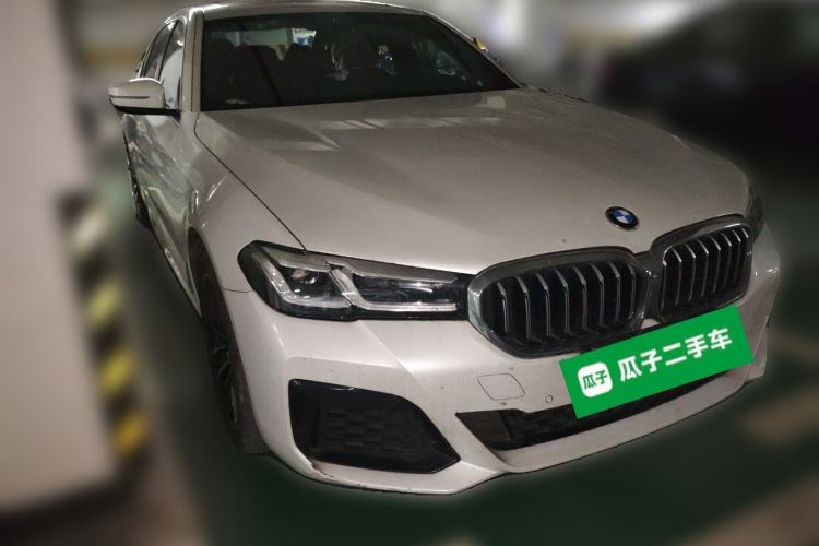 Used BMW 5 Series 2022 525Li M Sport Package Front Right 45 Deg