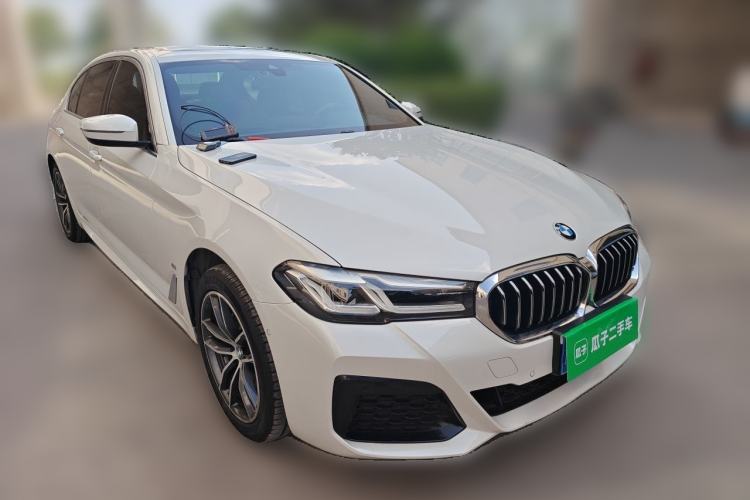 Used BMW 5 Series 2022 Second Facelift 525Li M Sport Package Front Right 45 Deg