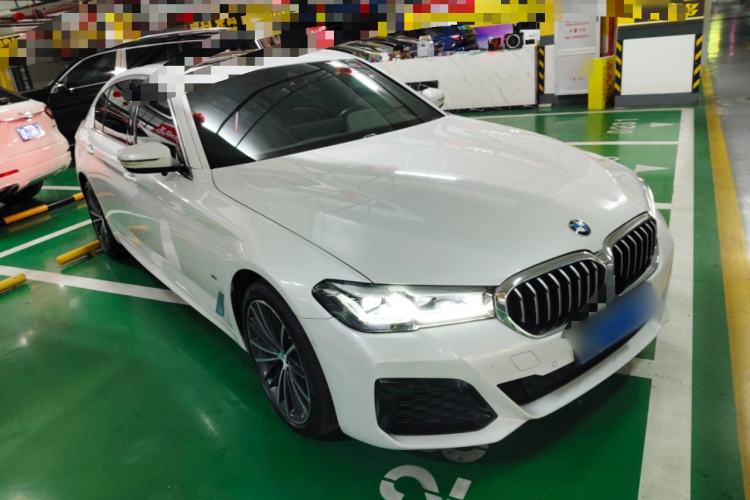 Used BMW 5 Series 2022 Restyled 530Li Leading Edition M Sport Package Front Right 45 Deg
