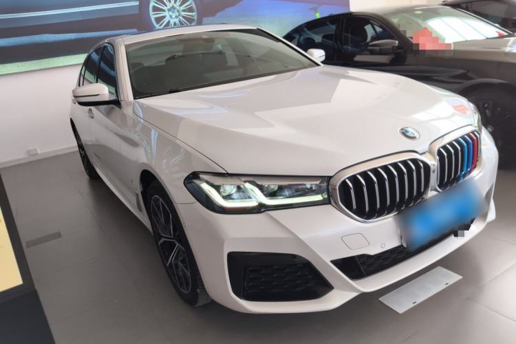 Used BMW 5 Series 2022 Second Facelift 530Li Luxury Version M Sport Package Front Right 45 Deg