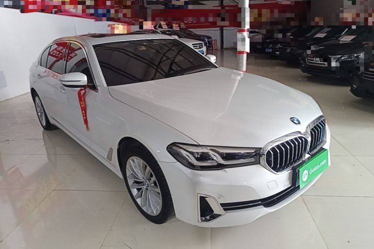 Used BMW 5 Series 2022 Second Facelift 525Li Luxury Package Front Right 45 Deg