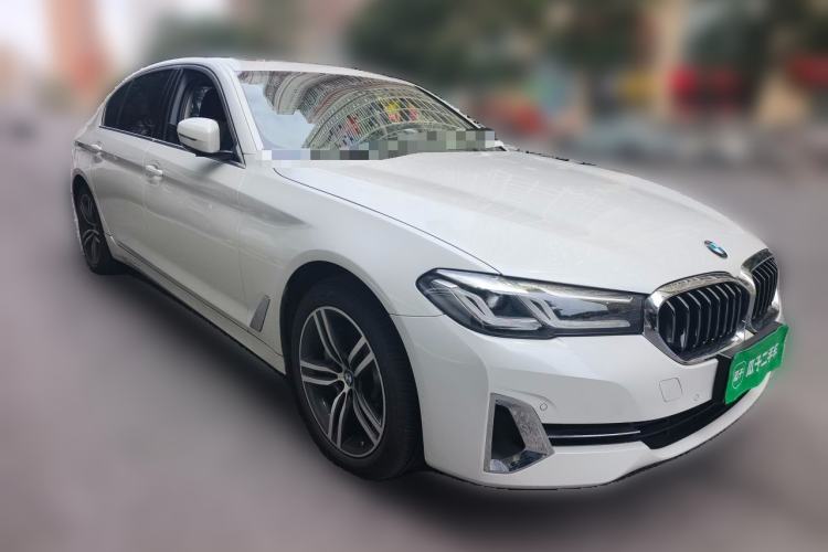 Used BMW 5 Series 2022 530Li Leading Luxury Package Front Right 45 Deg