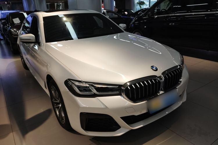 Used BMW 5 Series 2022 Restyled 525Li M Sport Package Front Right 45 Deg