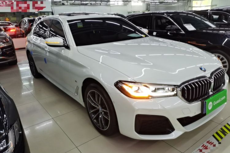 Used BMW 5 Series 2022 Second Facelift 525Li M Sport Package Front Right 45 Deg