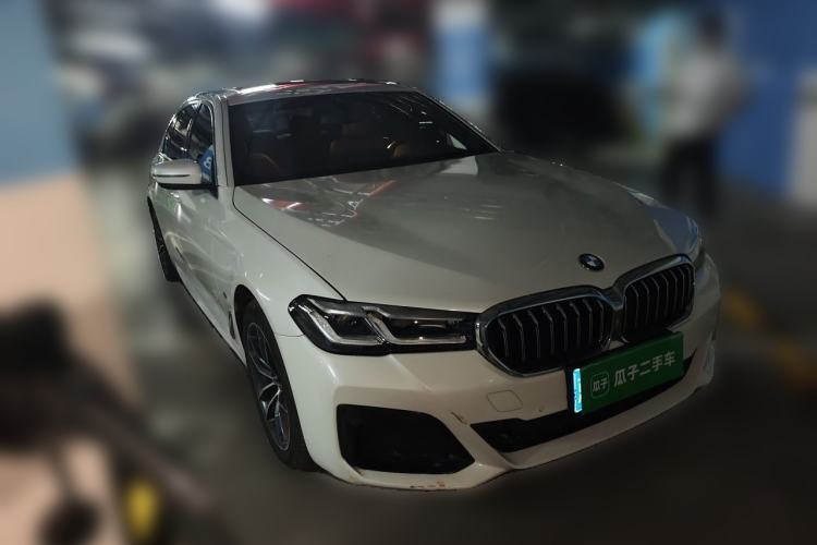Used BMW 5 Series 2022 Second Facelift 525Li M Sport Package Front Right 45 Deg