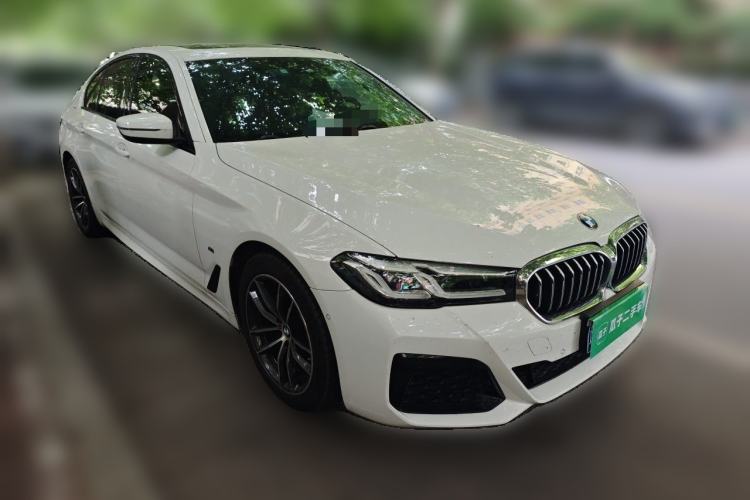 Used BMW 5 Series 2022 Restyled 525i M Sport Package Front Right 45 Deg