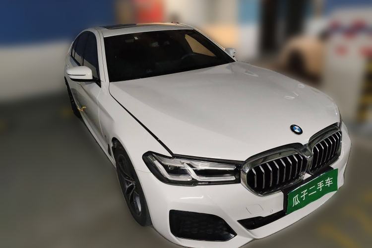 Used BMW 5 Series 2022 Second Facelift 525i M Sport Package Front Right 45 Deg