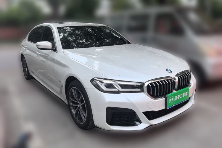Used BMW 5 Series 2022 525Li M Sport Package Front Right 45 Deg