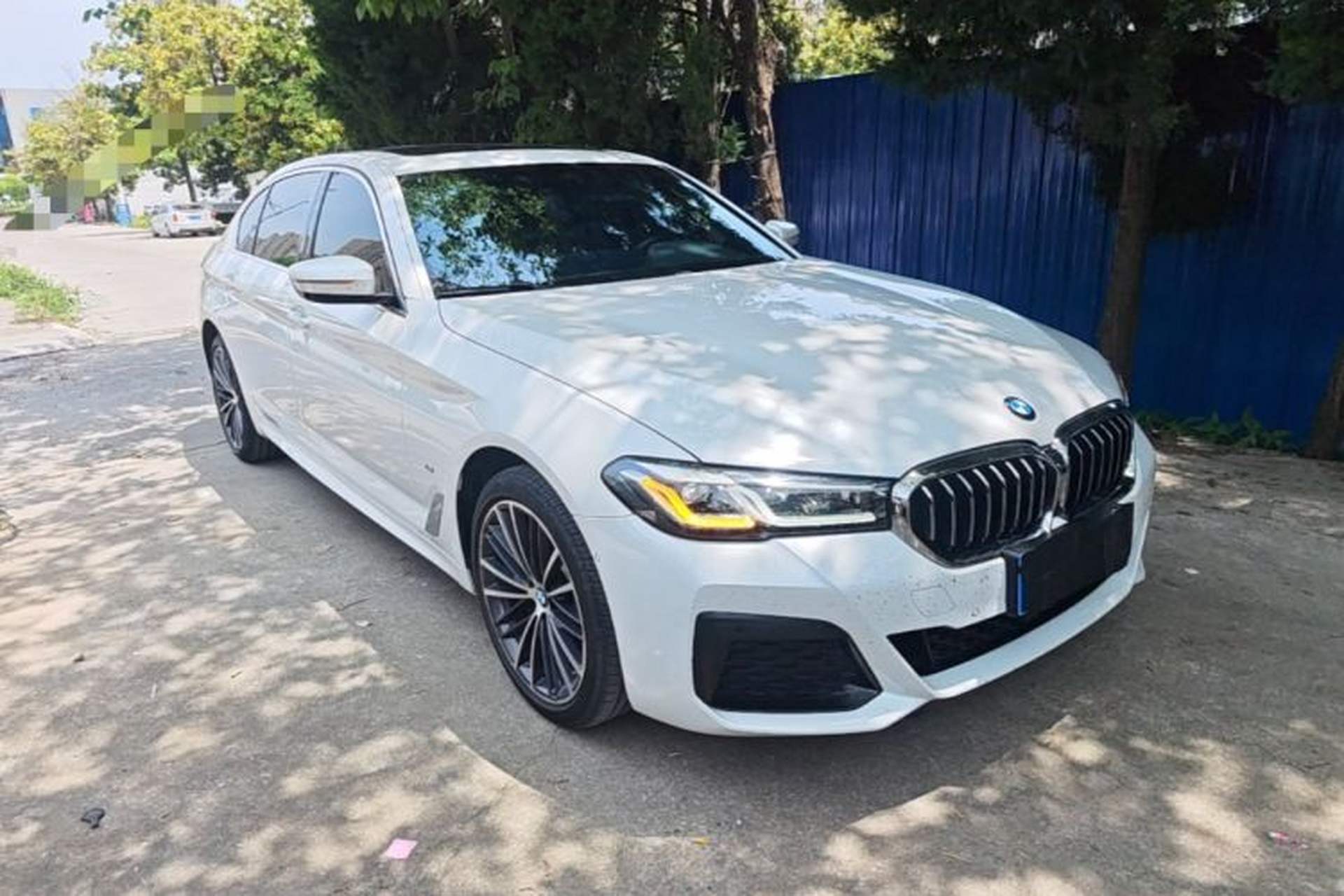 Used BMW 5 Series 2022 Second Facelift 530Li Leading Edition M Sport Package Front Right 45 Deg