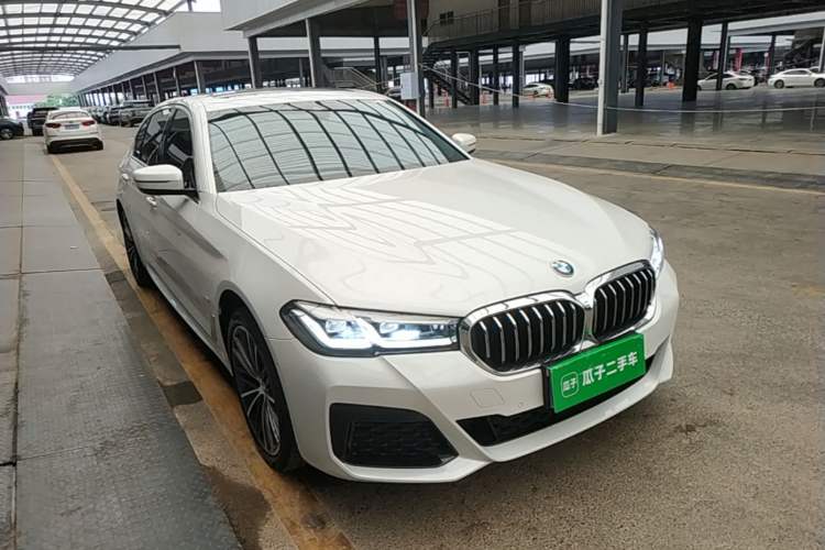 Used BMW 5 Series 2022 530Li Leading Model M Sport Package Front Right 45 Deg