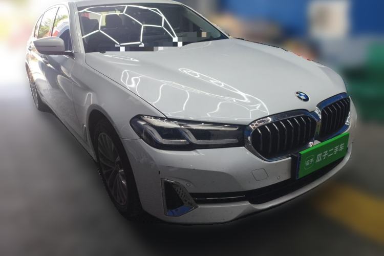 Used BMW 5 Series 2022 Restyled 525Li Luxury Package Front Right 45 Deg