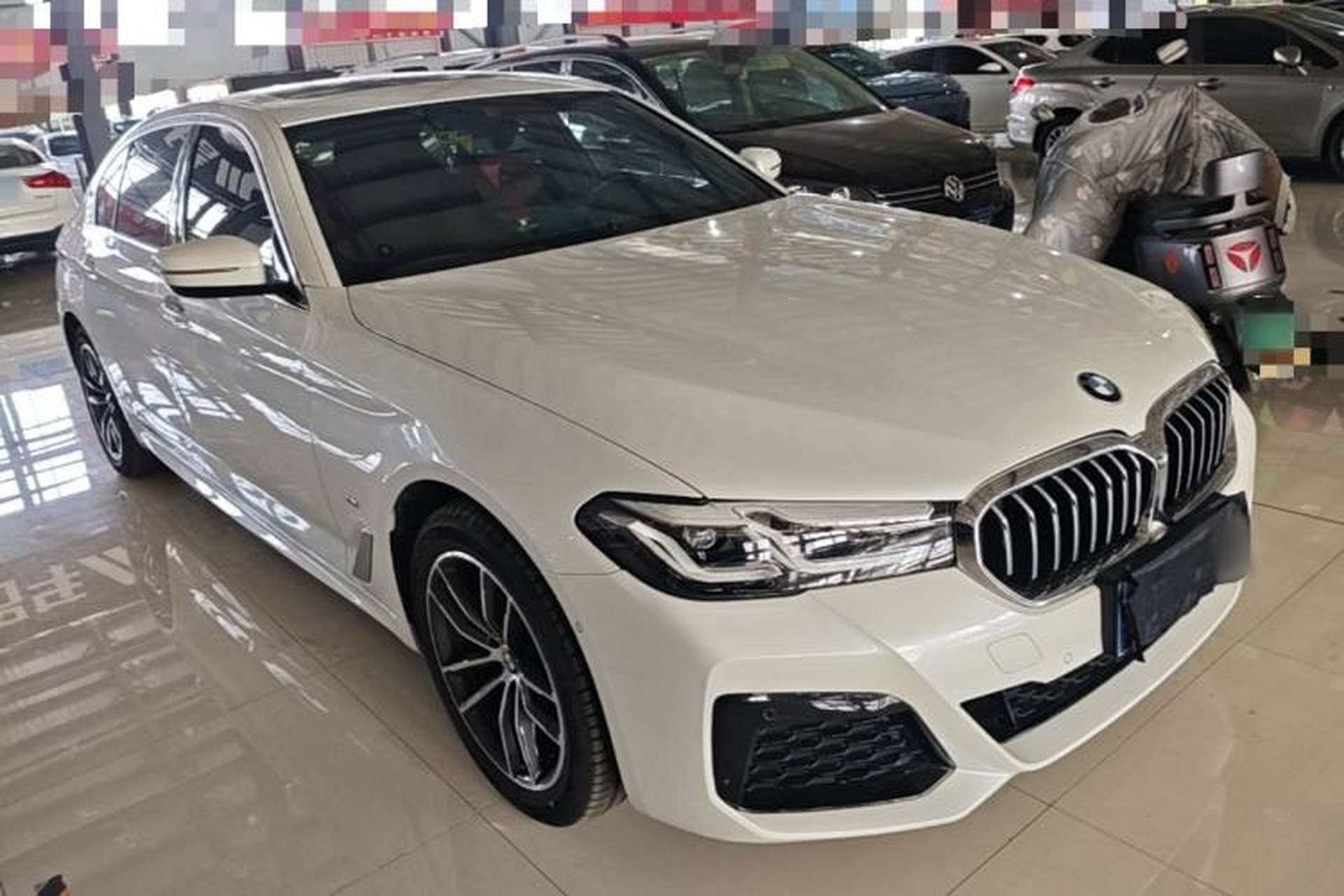 Used BMW 5 Series 2022 Second Facelift 525Li M Sport Package Front Right 45 Deg