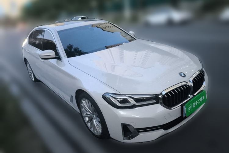Used BMW 5 Series 2022 Second Facelift 530Li Luxury Edition Premium Package Front Right 45 Deg