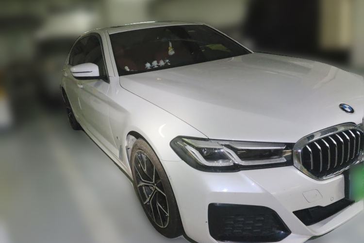 Used BMW 5 Series 2022 Second Facelift 530Li Luxury Version M Sport Package Front Right 45 Deg