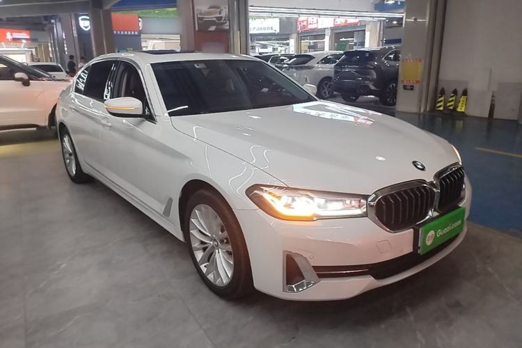 Used BMW 5 Series 2022 Restyled 525Li Luxury Package Front Right 45 Deg