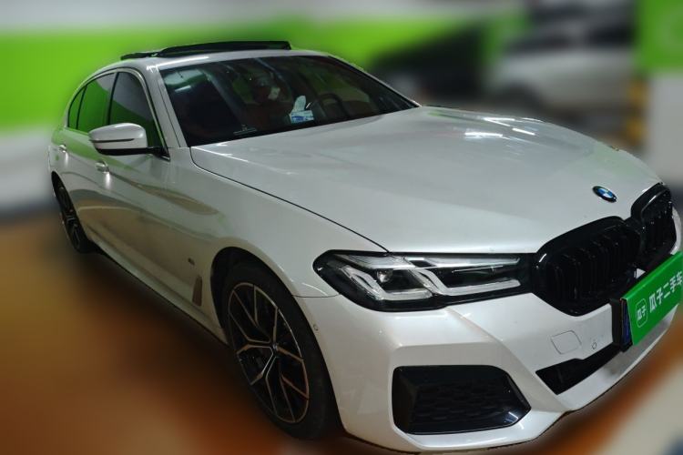 Used BMW 5 Series 2022 Second Facelift 530Li Luxury Version M Sport Package Front Right 45 Deg