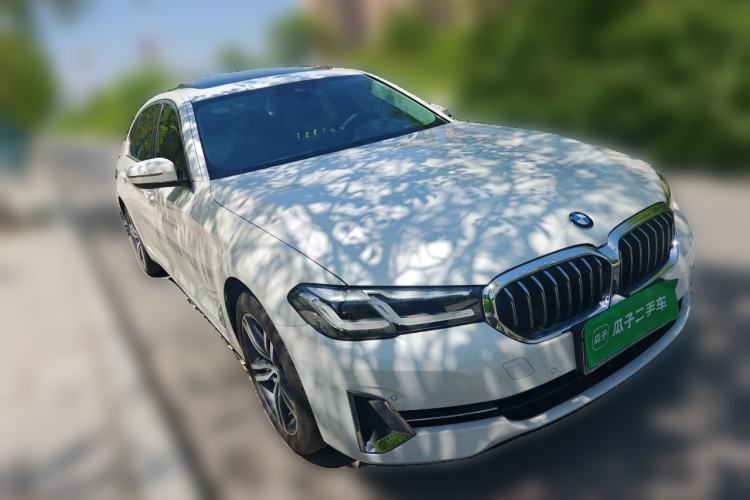 Used BMW 5 Series 2022 530Li Leading Luxury Package Front Right 45 Deg