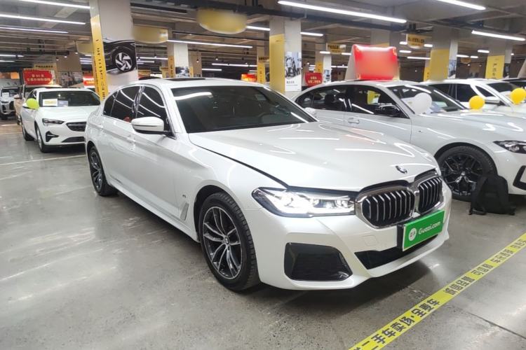 Used BMW 5 Series 2022 Second Facelift 525Li M Sport Package Front Right 45 Deg