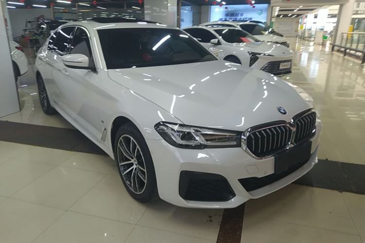 Used BMW 5 Series 2022 Restyled 525Li M Sport Package Front Right 45 Deg