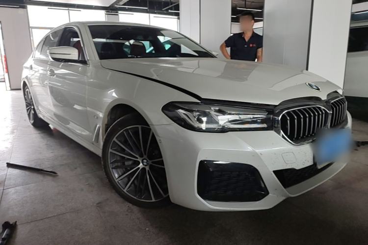 Used BMW 5 Series 2022 530Li xDrive M Sport Package Front Right 45 Deg