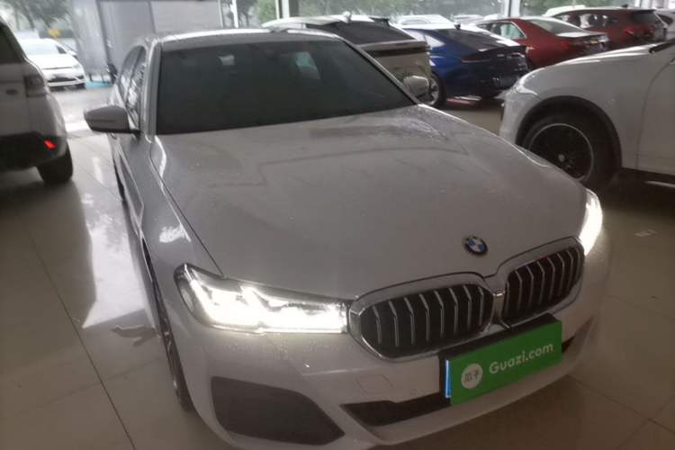 Used BMW 5 Series 2022 530Li Leading Model M Sport Package Front Right 45 Deg