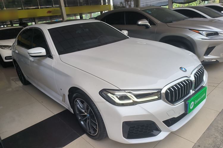 Used BMW 5 Series 2022 Restyled 525Li M Sport Package Front Right 45 Deg