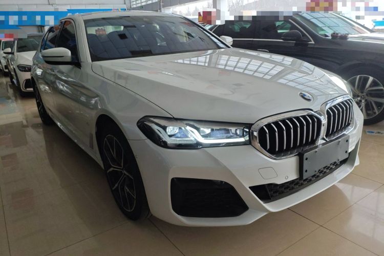 Used BMW 5 Series 2022 Revised Version 3 530Li Luxury Edition M Sport Package Front Right 45 Deg