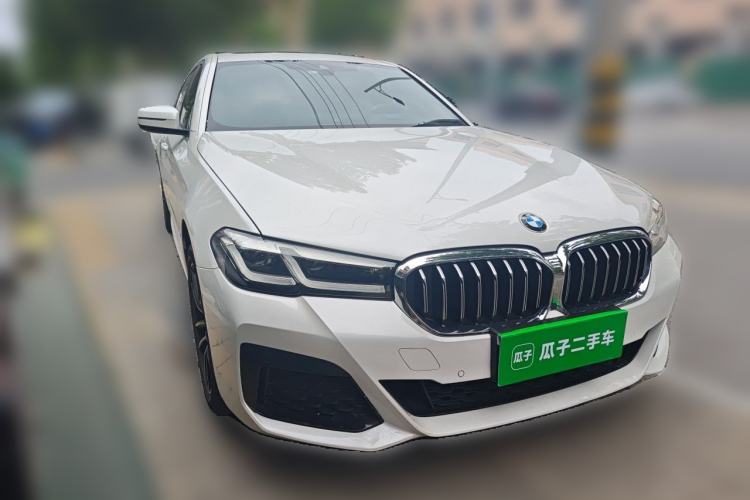 Used BMW 5 Series 2022 Second Facelift 525Li M Sport Package Front Right 45 Deg