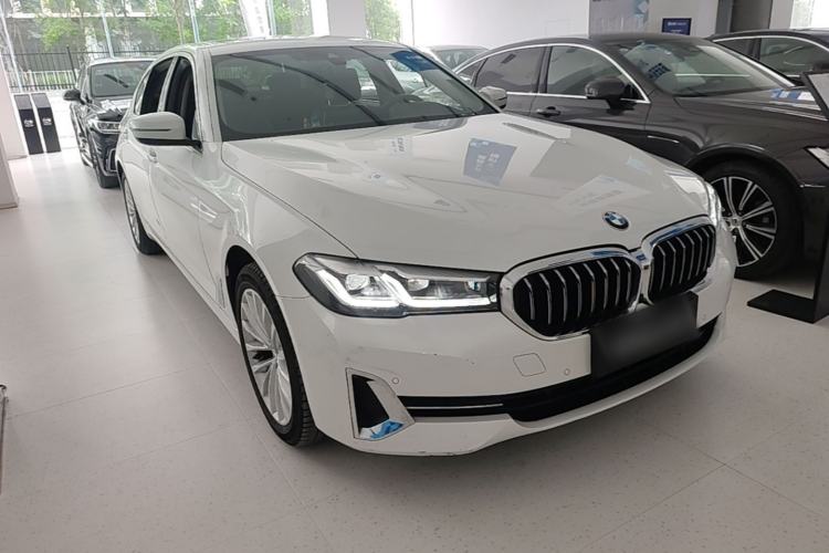 Used BMW 5 Series 2022 Restyled 525Li Luxury Package Front Right 45 Deg