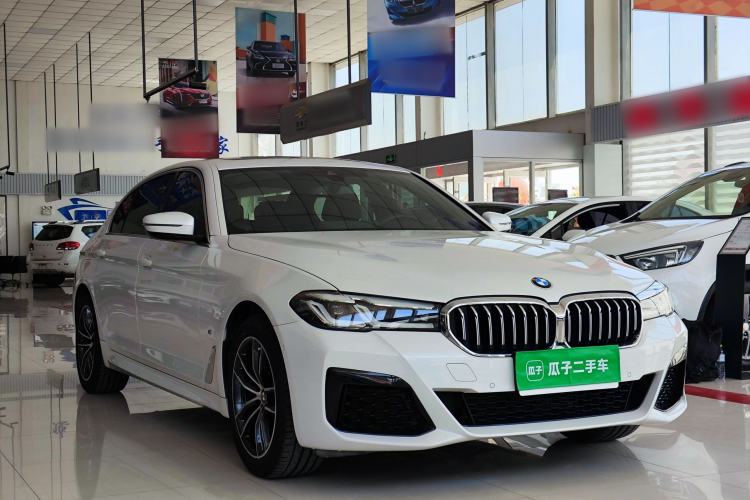 Used BMW 5 Series 2022 Second Facelift 525Li M Sport Package Front Right 45 Deg
